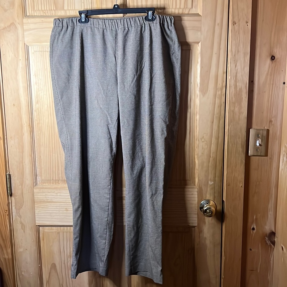 *LAST CHANCE! Donating 4/7* Houndstooth Trouser